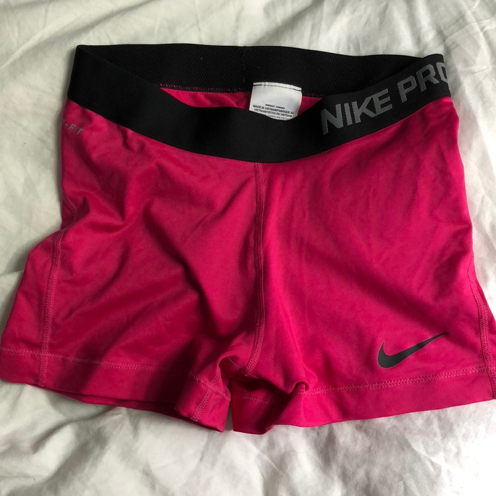 nike pro. size small